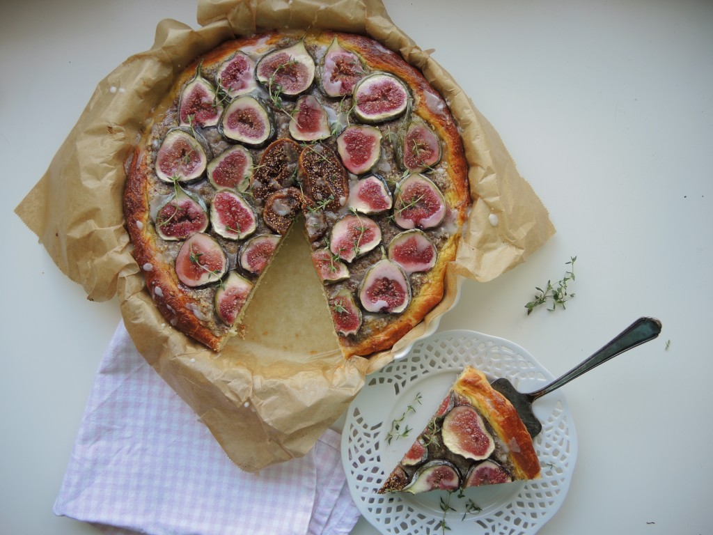 Feigentarte mit Ziegenkäse und Mandeln