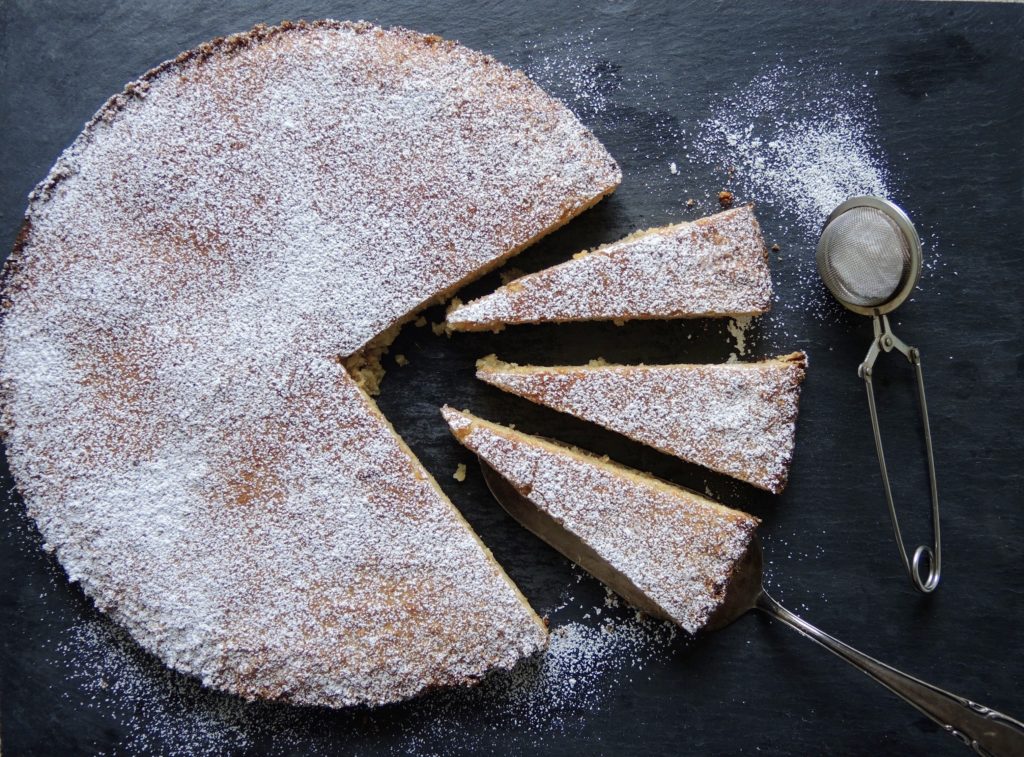 Mandeltarte mit Orangenaroma